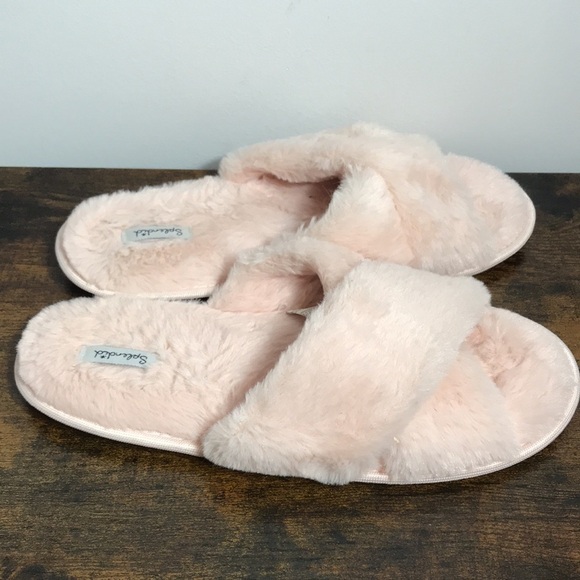 Splendid Womens Super Soft and Cozy Pink Slippers M/L - Picture 2 of 8